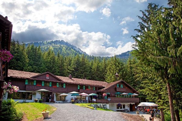 CRYSTAL MOUNTAIN HOTELS (Enumclaw)